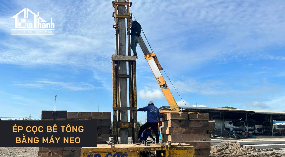 Ép cọc bê tông bằng máy neo
